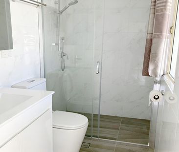 Stylishly Renovated Family Residence in a Prime Location - Photo 3