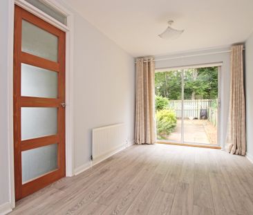 Craigieburn Gardens, Maryhill, Glasgow - Photo 1