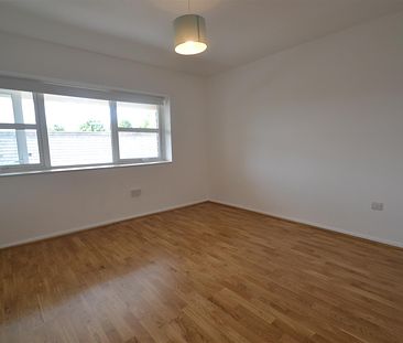 One bedroom apartment with allocated parking space and a west facing balcony. Offered to let un-furnished. Available 18th July 2024. - Photo 1