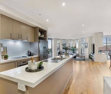 Light-Filled Apartment in Prime Beachside Location - Photo 1