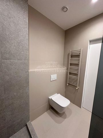 Immaculate One-Bedroom Apartment - Promenada Mall - Photo 2
