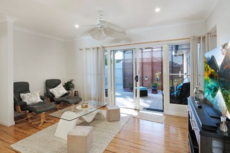 Coastal Living Opposite Pumicestone Passage - Photo 2