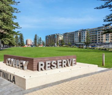 Stylish Courtyard Living in Prime Beachside Location - Photo 5