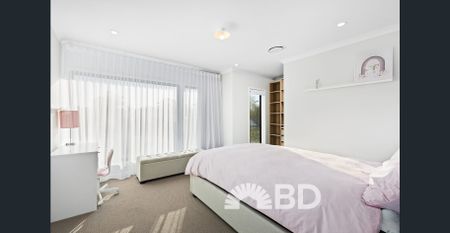 Luxury Living With Private Ensuites for All - Photo 2