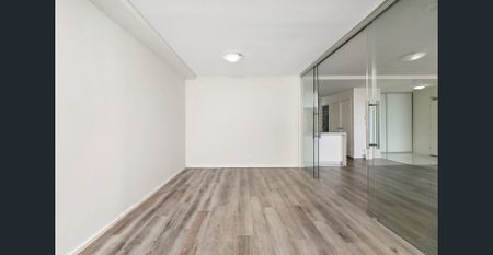 Modern Two-Bedroom Apartment with Additional Family Room - Photo 2