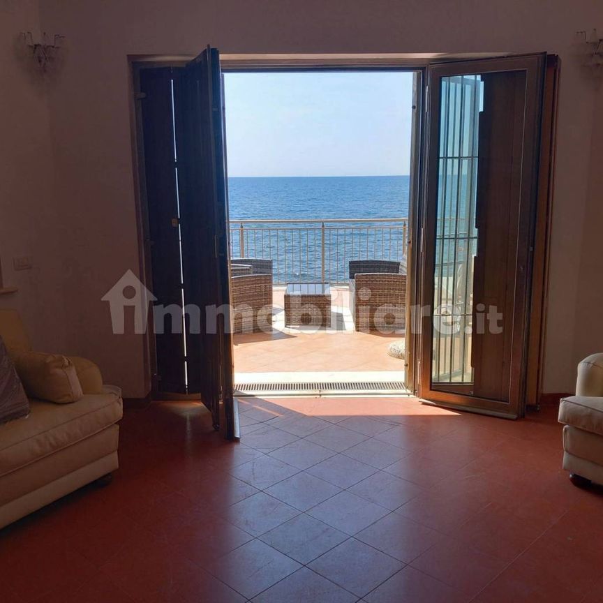 Villa unifamiliare largo Impero 1, Centro, Santa Marinella - Photo 1