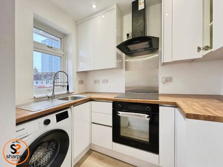 2 Bed Maisonette, North Gardens, SW19 - Photo 4