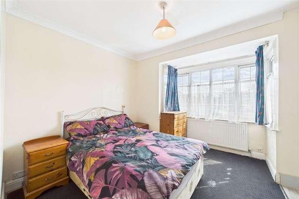 London Road, Slough, Berkshire, SL3 - Photo 1