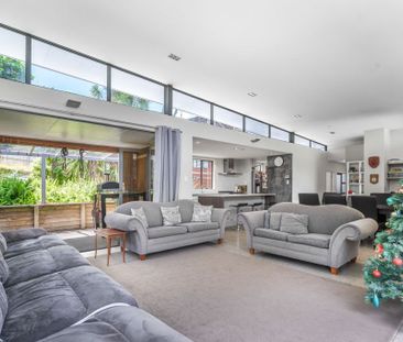 Modern Living with Room for Everyone - Photo 2