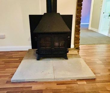 3 bedroom bungalow to rent - Photo 1