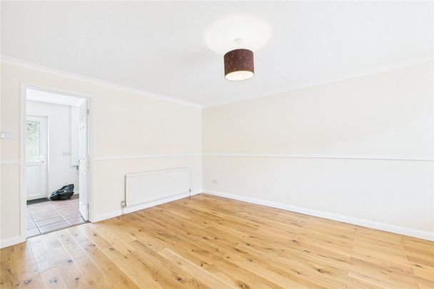 3 bedroom end of terrace house to rent - Photo 1
