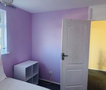 3 bedroom terraced house to rent - Photo 6