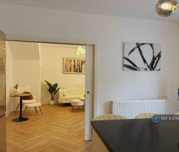 4 bedroom semi-detached house to rent - Photo 4