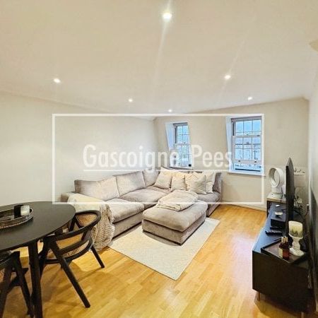 High Street, Esher, KT10 - Photo 1