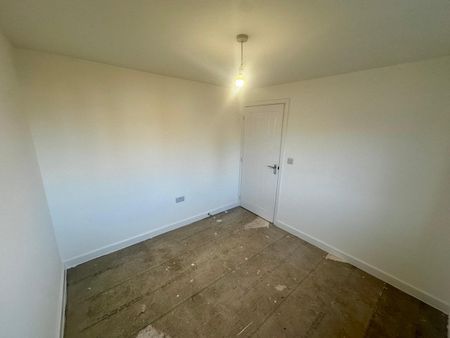 3 Bed Detached House, Meggitt Avenue, CV6 - Photo 5