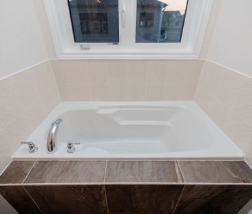 For Lease - 45 Tamworth Terrace, Barrie, Ontario - Photo 5