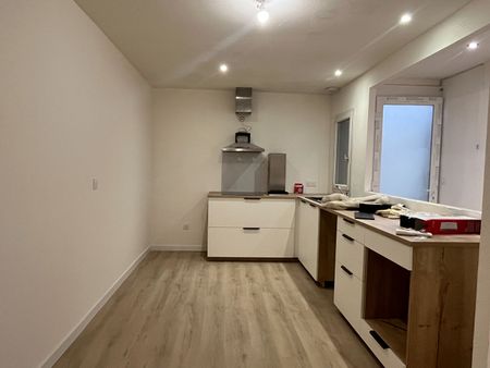 Location Appartement 3 pièces 63m² LEZOUX 63190 - Photo 3