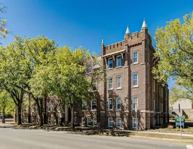 Chateau Apartments — - 2 Bedroom - Photo 1
