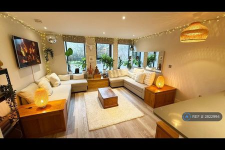 1 bedroom flat to rent - Photo 2