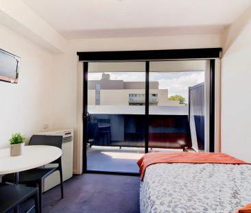 Medium 1 Bedroom - Photo 3