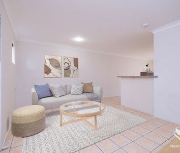 RESOURCE STYLE LIVING, NO WATER BILL, NO GARDENING! - Photo 3