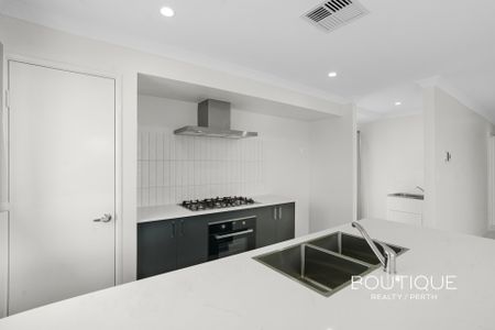 13 Composure Way, Southern River WA 6110 - House For Rent | Domain - Photo 5