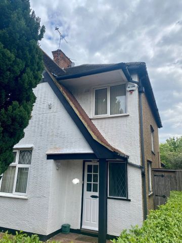 3 Bed Semi-Detached House, Tudor Gardens, W3 - Photo 5