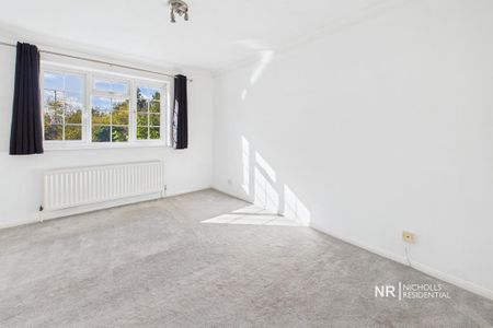 3 bedroom end of terrace house to rent - Photo 3