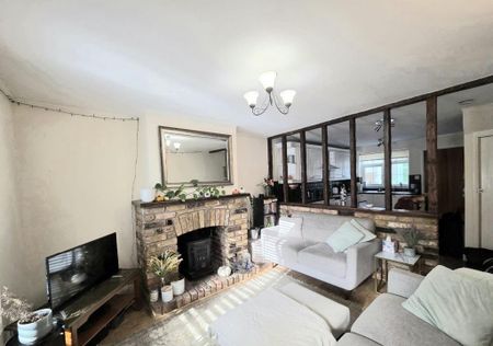 2 bedroom end of terrace house to rent - Photo 4