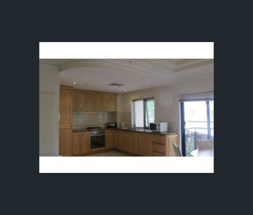 304/9 Victoria Avenue, Perth, WA 6000 - Photo 4