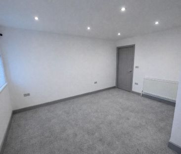 Ravenhill Rd, Swansea, SA5 - Photo 3