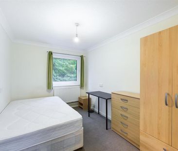 4 bedroom flat to rent - Photo 6