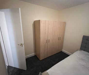 Room in a Shared Flat, Manchester, M5 - Photo 3