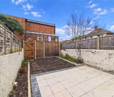 3 bedroom House in Norfolk Road, Berkshire - Photo 2