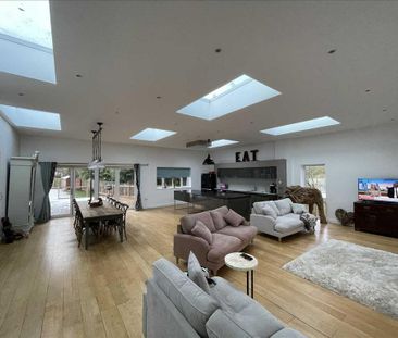 5 bedroom detached bungalow to rent - Photo 3