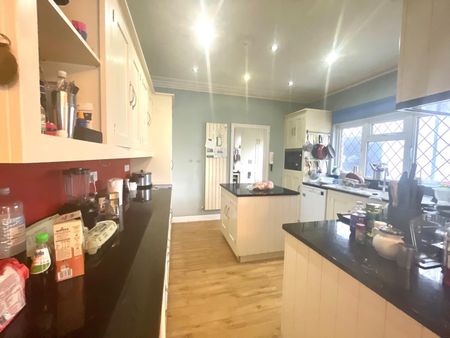 Room in a Shared House, Gloucester Road North, BS7 - Photo 5