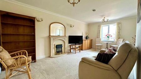 1 bedroom retirement property to rent - Photo 3