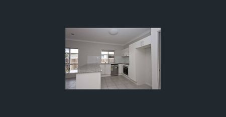 4 Bedroom Home in North Shore - Photo 5