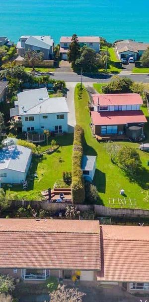 Sun Soaked Stanmore Bay House - Photo 1