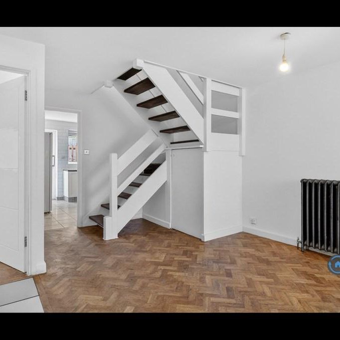 4 bedroom semi-detached house to rent - Photo 1