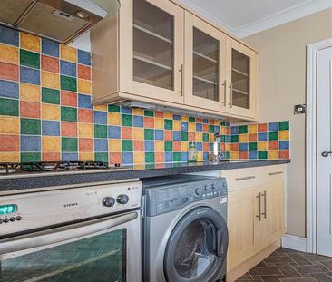 1 bedroom flat to rent - Photo 6