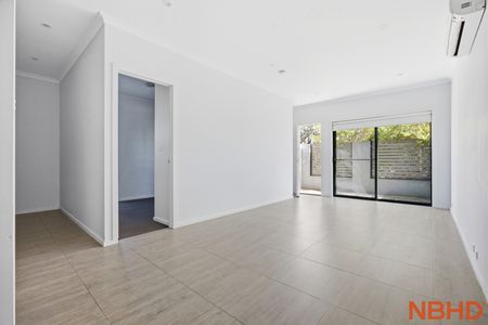 1A Senger Lane, Casey ACT 2913 - Townhouse For Rent | Domain - Photo 5
