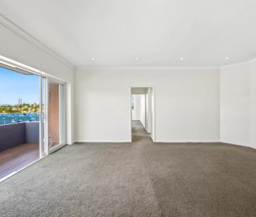 LUXURY HARBOUR-SIDE PENTHOUSE IN PRESTIGIOUS POINT PIPER - Photo 4