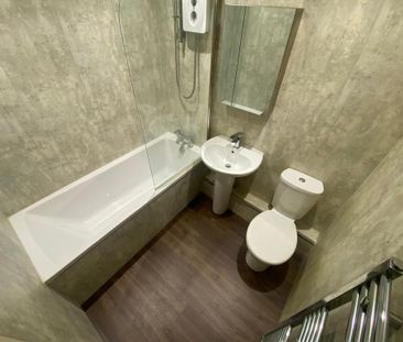 2 bedroom terraced house to rent - Photo 4