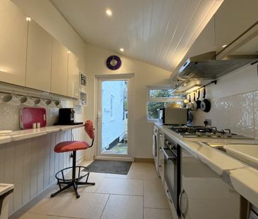 2 bedroom cottage to rent - Photo 2