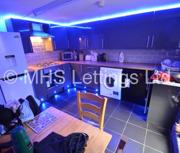 6 Bedroom Mid Terraced House for rent in Ashville Avenue - Photo 3