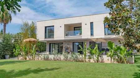 Villa à louer Mougins, Cote d'Azur, France13 500 EUR / Mois - Photo 4