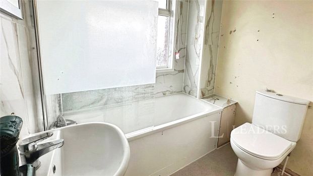 5 bedroom house to rent Brendon Avenue, Luton, Bedfordshire, LU2 - Photo 1