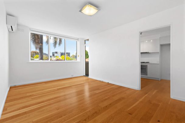 Bright, Renovated Living in the Heart of South Yarra - Photo 1