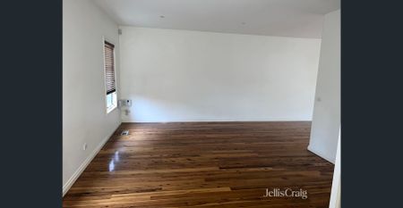 Townhouse with Grand Proportions - Photo 3